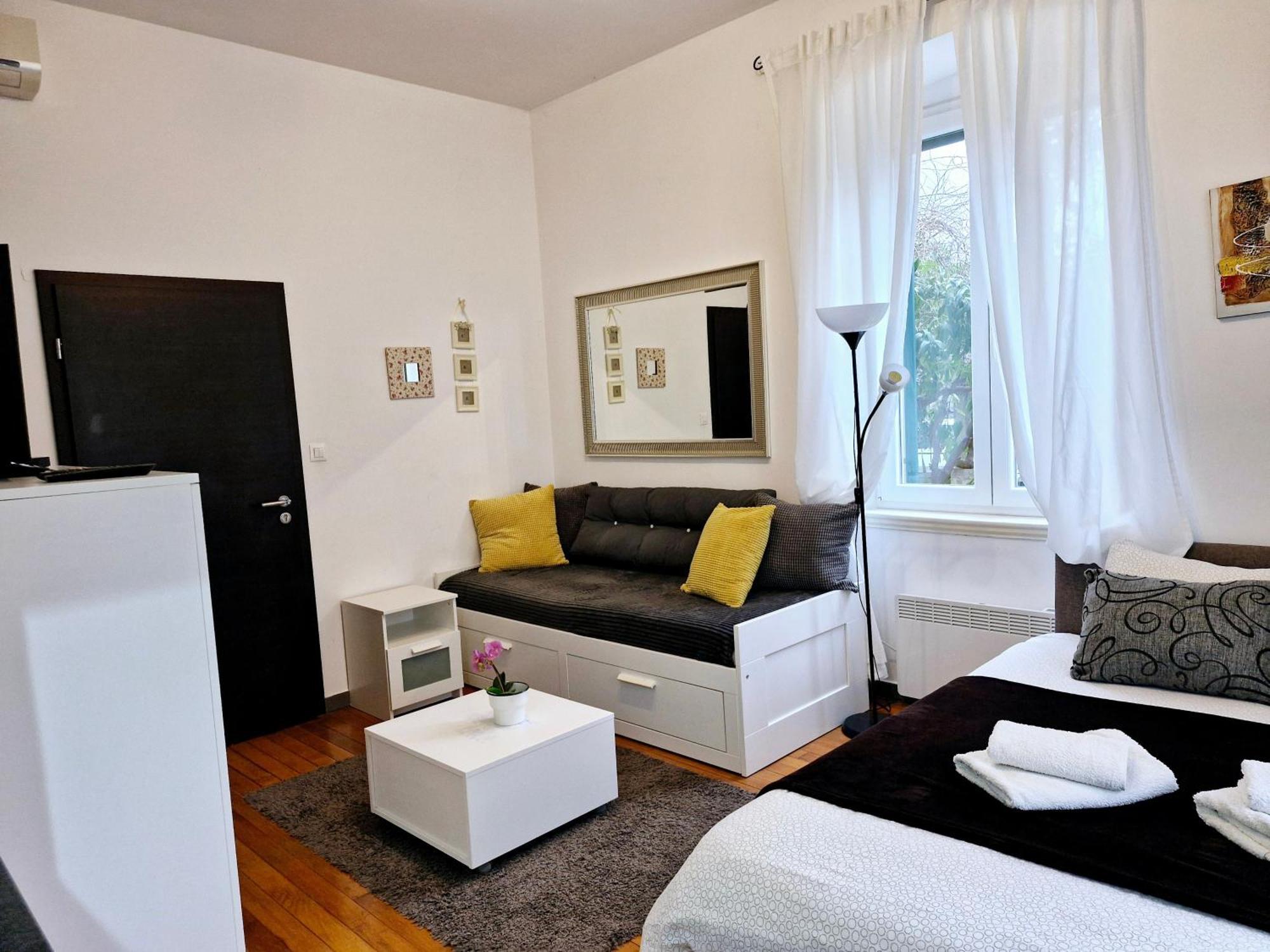 Beach City Pearls Apartments Split Bagian luar foto